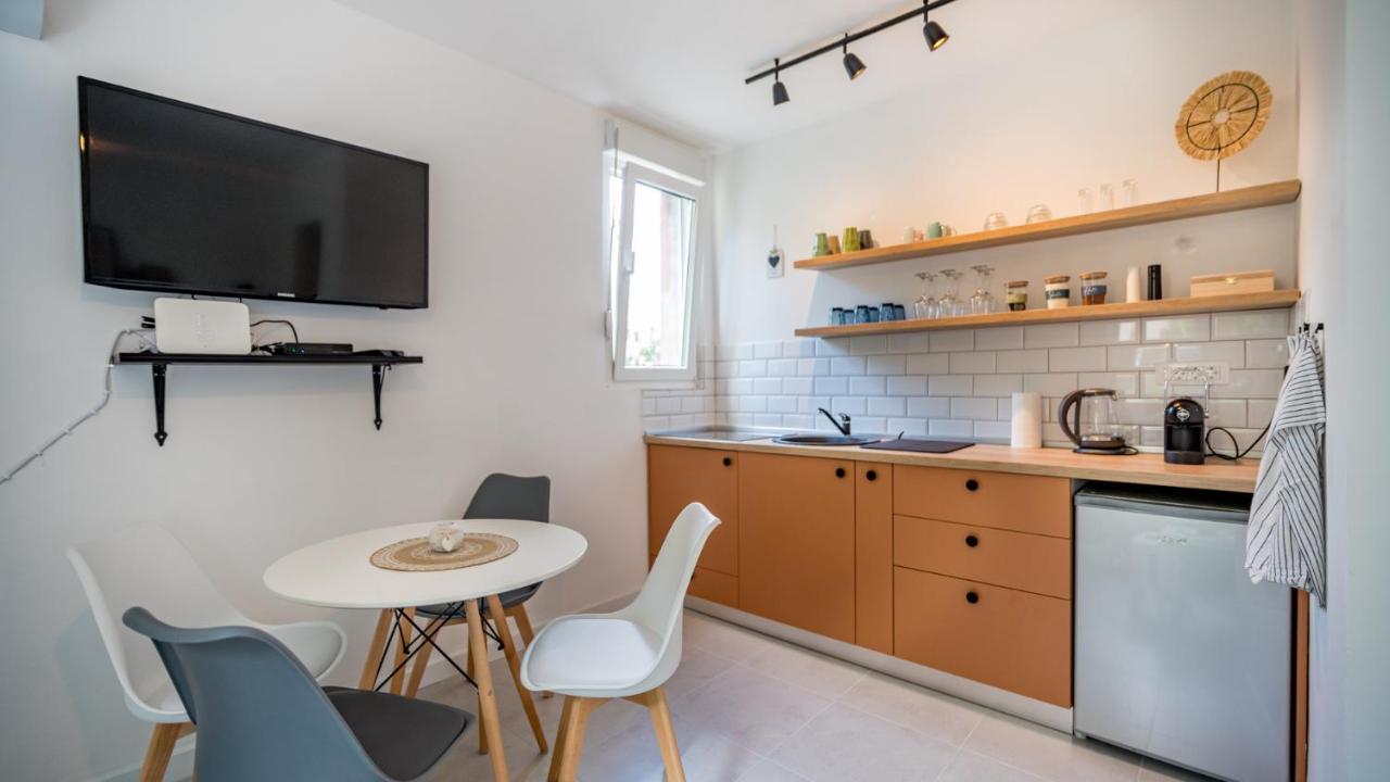 Cozy Apartment, 10 Minutes Walking Distance From The Old Town Kotor Exterior foto