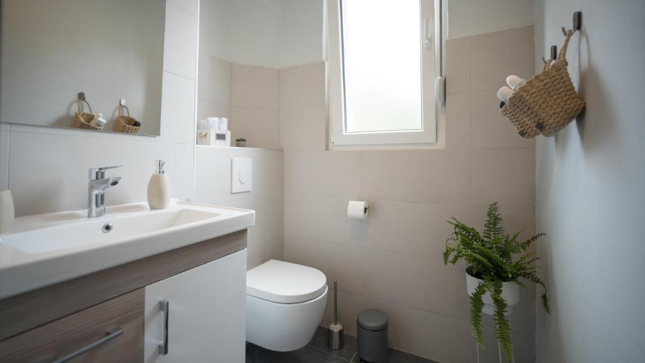 Cozy Apartment, 10 Minutes Walking Distance From The Old Town Kotor Exterior foto